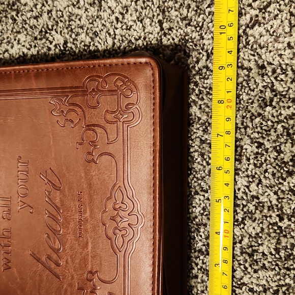 Finpac Vegan Leather Bible case β Beautiful β Vegan Leather bookmark,incl. β NEW - Picture 11 of 16